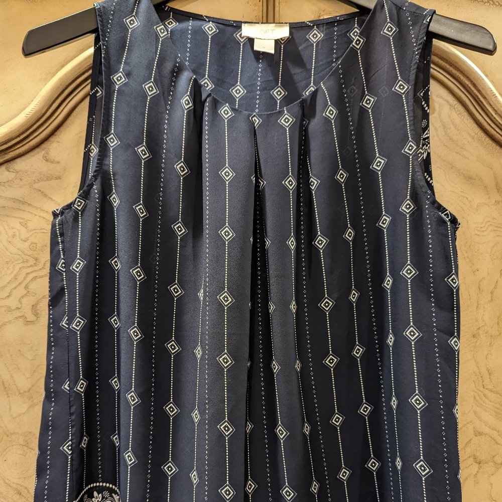 Sleeveless navy geometric and floral blouse size medium